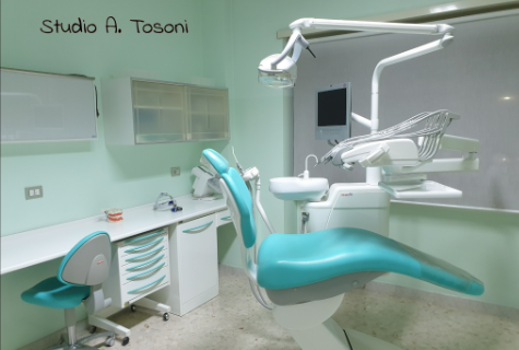 Studio dentistico - Dottore Alessandro Tosoni - Viale Amelia 40 - 00181 Roma.